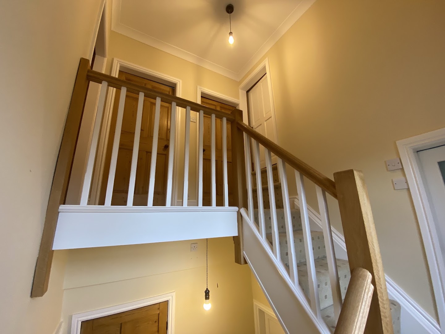 Roberts Decor Painter & Decorator — Photos 8
